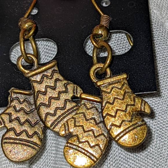 Winter Mittens Pierced Earrings